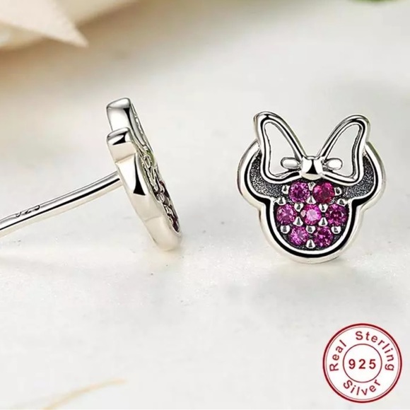 TRADED - Sparkly Minnie Mouse Earrings - Picture 4 of 8